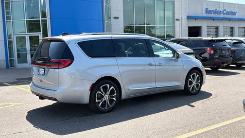 Silver Mist Clearcoat 2024 Chrysler Pacifica Pinnacle
