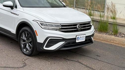 Pure White 2022 Volkswagen Tiguan 2.0T SE