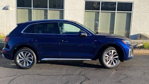 2023 Audi Q5 45 S line Premium Plus