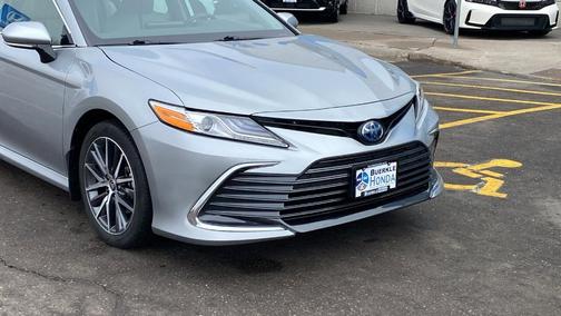 2023 Toyota Camry Hybrid XLE