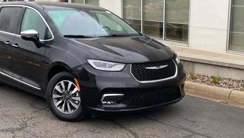 2022 Chrysler Pacifica Hybrid Limited