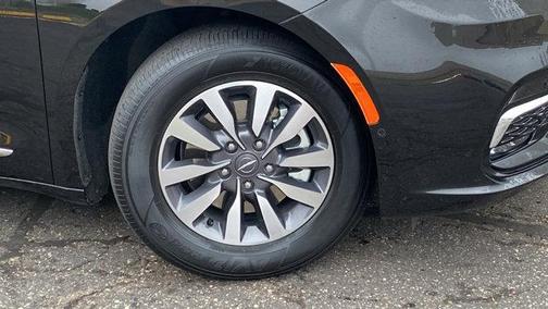 2022 Chrysler Pacifica Hybrid Limited