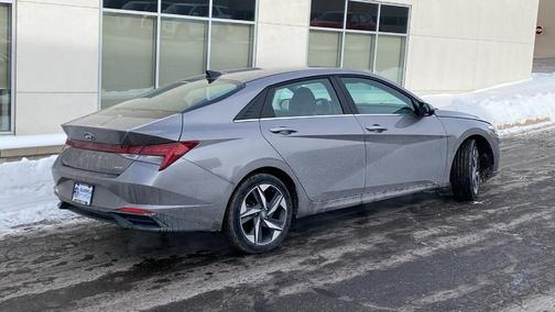 2023 Hyundai ELANTRA Limited