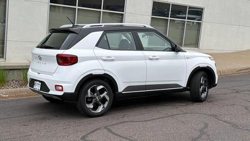 Lunar White 2026 Hyundai VENUE SEL