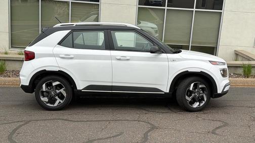 Lunar White 2026 Hyundai VENUE SEL