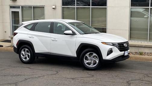 2023 Hyundai TUCSON SE