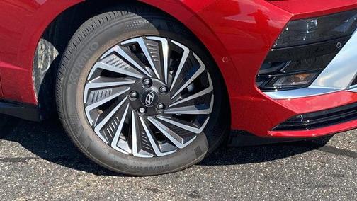 2025 Hyundai SONATA Hybrid Limited