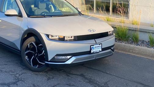 2024 Hyundai IONIQ 5 SE Standard Range