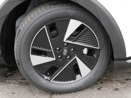 2025 Hyundai IONIQ 5 SE