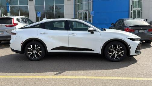 Oxygen White 2024 Toyota Crown XLE