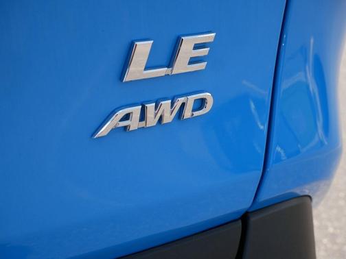 2020 Toyota RAV4 LE