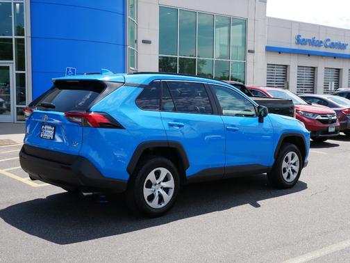 2020 Toyota RAV4 LE