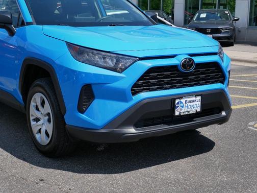 2020 Toyota RAV4 LE