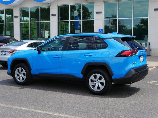 2020 Toyota RAV4 LE