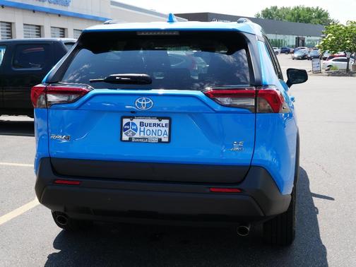 2020 Toyota RAV4 LE