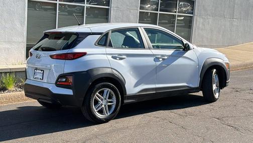 Chalk White 2020 Hyundai KONA SE