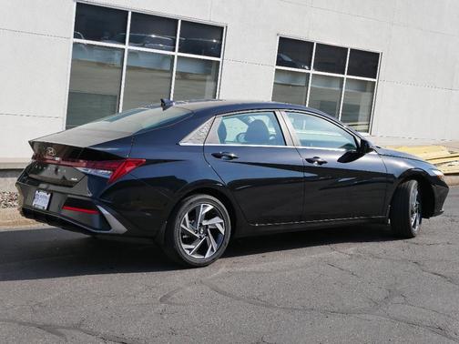 2024 Hyundai ELANTRA HEV Limited