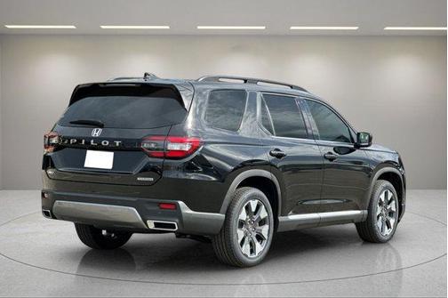 Crystal Black 2026 Honda Pilot Touring