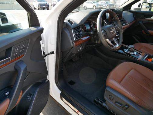 2022 Audi Q5 45 S line quattro Premium