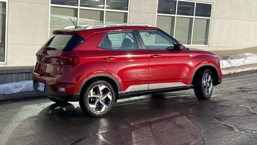 2025 Hyundai VENUE SEL