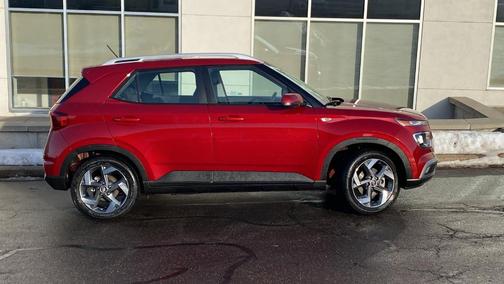 2025 Hyundai VENUE SEL