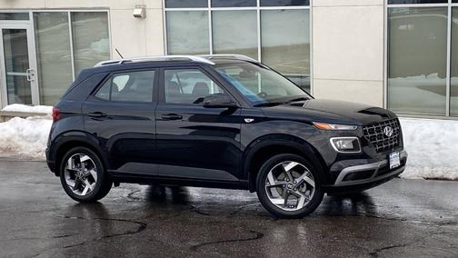 2025 Hyundai VENUE SEL