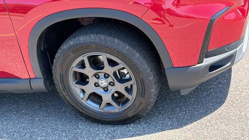 Radiant Red Metallic II 2025 Honda Pilot TrailSport