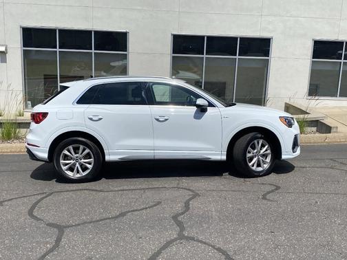 2021 Audi Q3 45 S line Premium