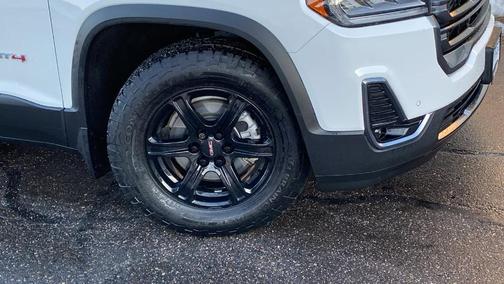 2023 GMC Acadia AT4