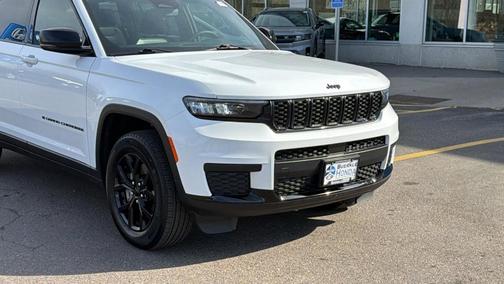 Bright White Clearcoat 2024 Jeep Grand Cherokee L Laredo