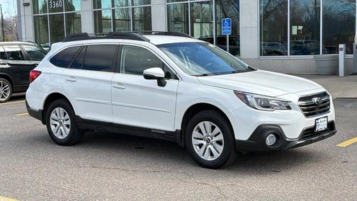 Crystal White Pearl 2018 Subaru Outback 2.5i Premium