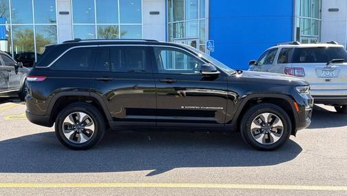 Diamond Black 2022 Jeep Grand Cherokee 4xe Base