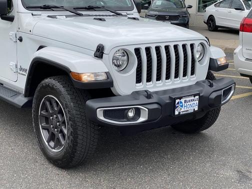 2022 Jeep Gladiator Overland