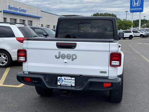 2022 Jeep Gladiator Overland