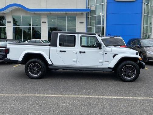 2022 Jeep Gladiator Overland