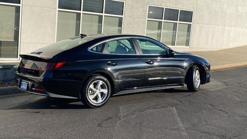 2023 Hyundai SONATA SE