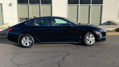 2023 Hyundai SONATA SE