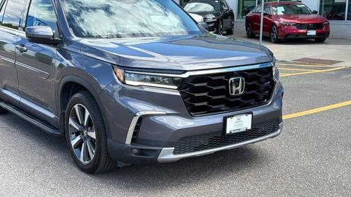 Modern Steel Metallic 2024 Honda Pilot Elite