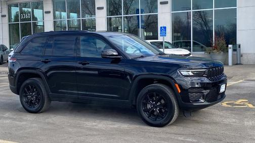 2025 Jeep Grand Cherokee Laredo