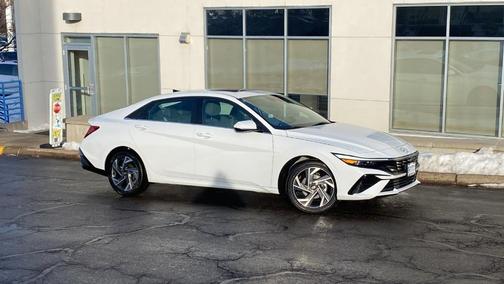 2025 Hyundai ELANTRA SEL Convenience