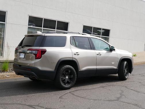 2022 GMC Acadia AT4