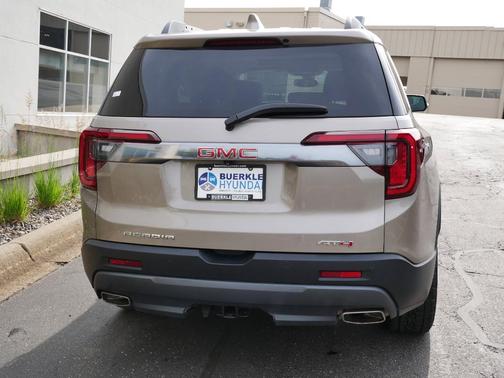2022 GMC Acadia AT4