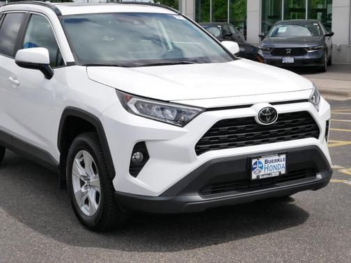 2020 Toyota RAV4 XLE
