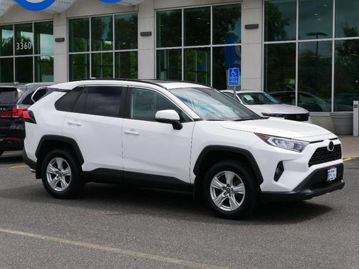 2020 Toyota RAV4 XLE