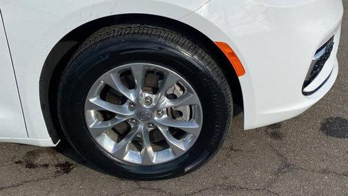 2022 Chrysler Pacifica Touring-L