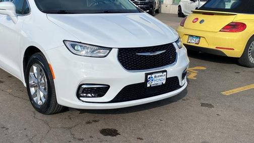 2022 Chrysler Pacifica Touring-L