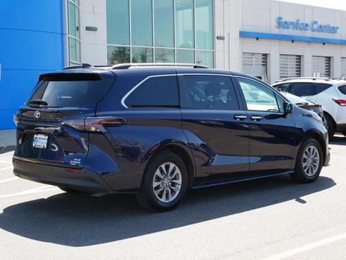 2023 Toyota Sienna XLE