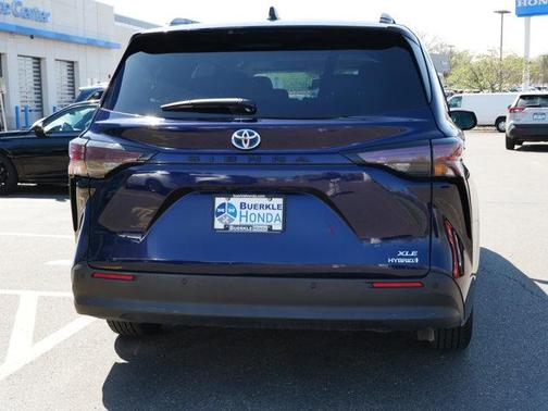 2023 Toyota Sienna XLE