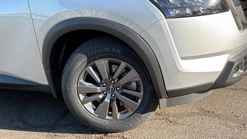 Brilliant Silver Metallic 2023 Nissan Pathfinder SV