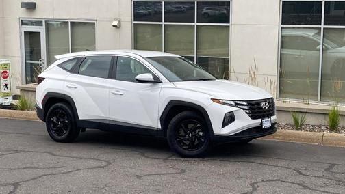 2023 Hyundai TUCSON SE